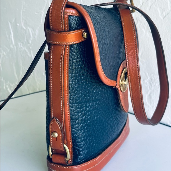 VINTAGE DOONEY & BOURKE CAVALRY SPECTATOR NAVY TAN ALW CROSSBODY - Picture 6 of 13